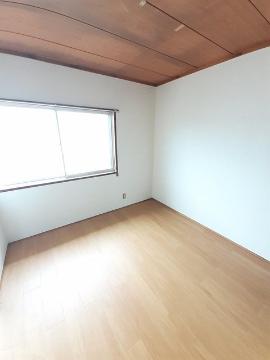 居室・リビング　室内