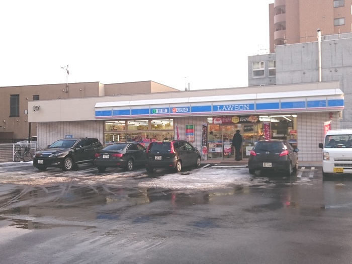 コンビニ　ローソン（コンビニ）まで286m