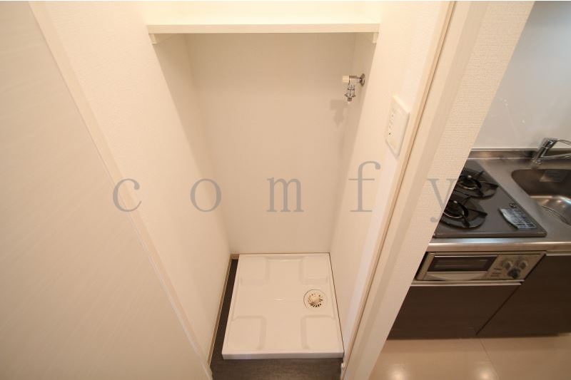 その他設備　扉付きの室内洗濯機置場