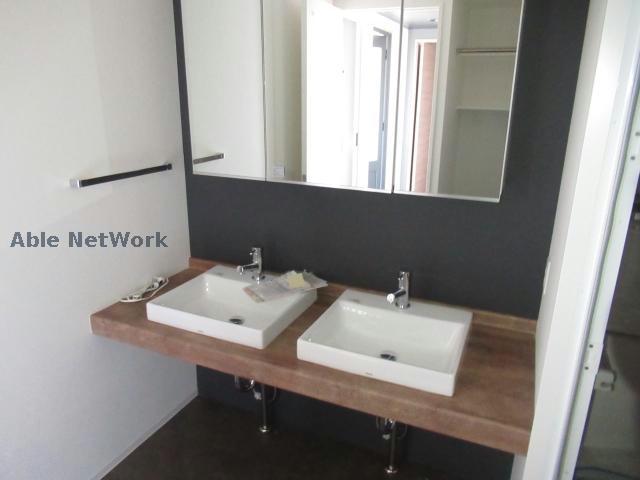 洗面設備　※同物件、別部屋の写真です