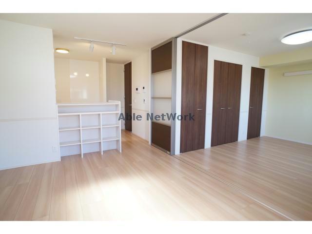 居室・リビング　写真は他の号室です