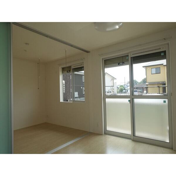 居室・リビング　※別部屋の写真です（現況優先）