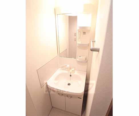 洗面設備　ノズルが伸びて使いやすい。