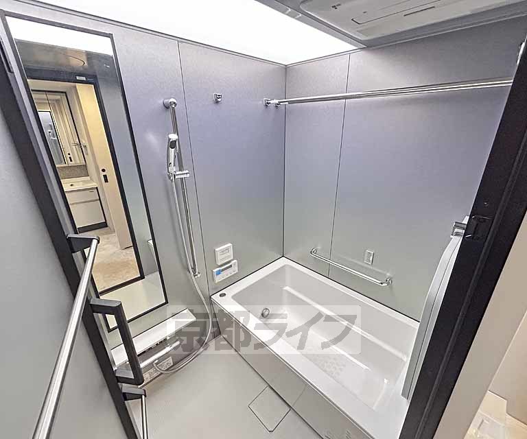 バス・シャワールーム　・２ＬＤＫのお部屋の写真を流用しております。