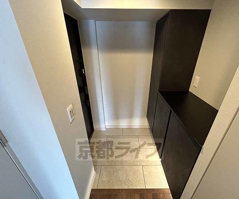 玄関　・２ＬＤＫのお部屋の写真を流用しております。