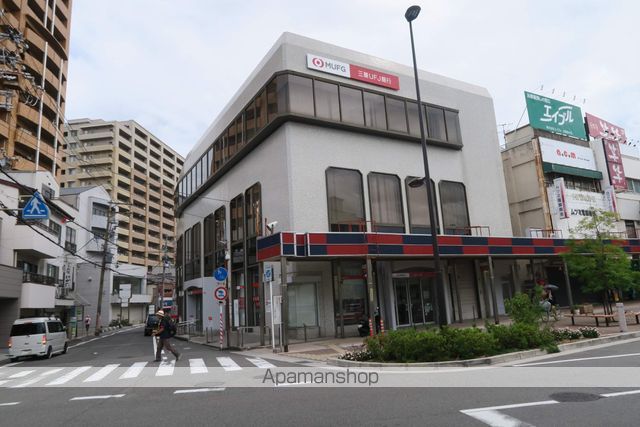 銀行　（株）三菱ＵＦＪ銀行／和泉支店（銀行）まで668m