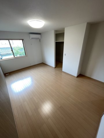 その他部屋・スペース　ゆとりのある寝室です。