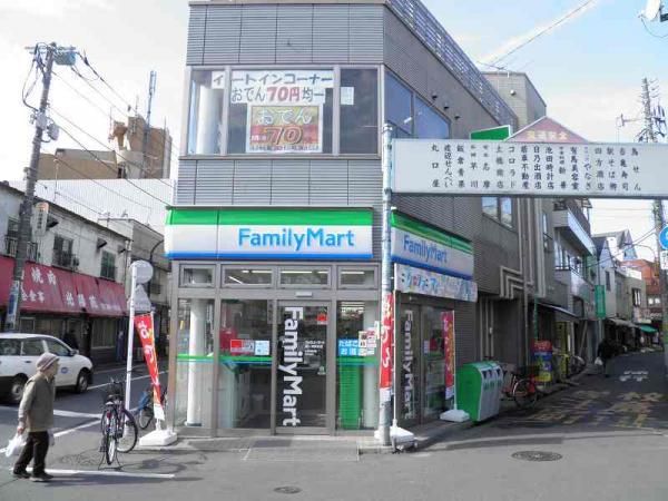 コンビニ　ファミリーマート京金馬橋駅前店（コンビニ）まで166m