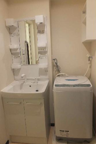 洗面設備　シャンプードレッサー付き独立洗面台