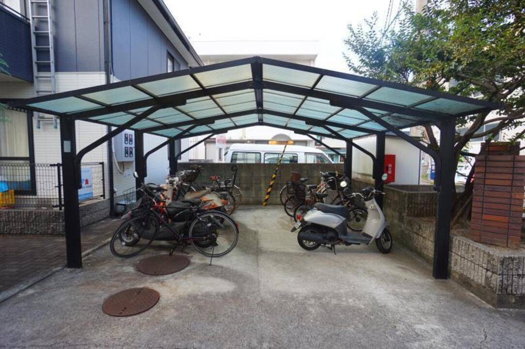 駐車場　駐輪場