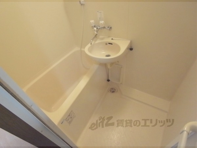 バス・シャワールーム　バス