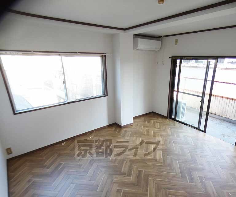 居室・リビング　円町駅徒歩３分