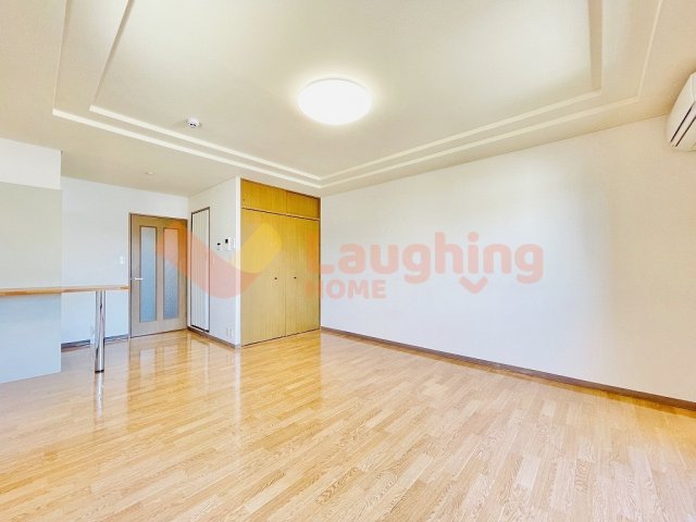 居室・リビング　こちらの居間で趣味の時間をお楽しみください