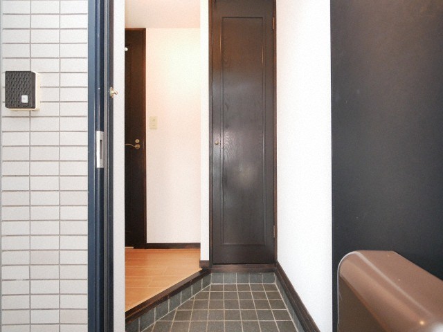 玄関　収納もある玄関です