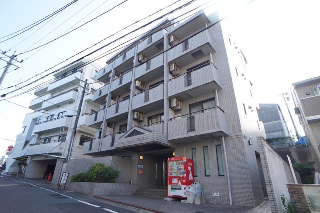 建物外観　落ち着いた雰囲気の外観です