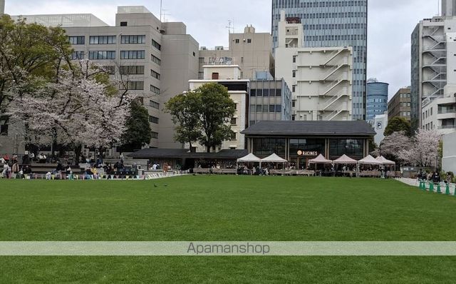 公園　豊島区立南池袋公園（公園）まで300m
