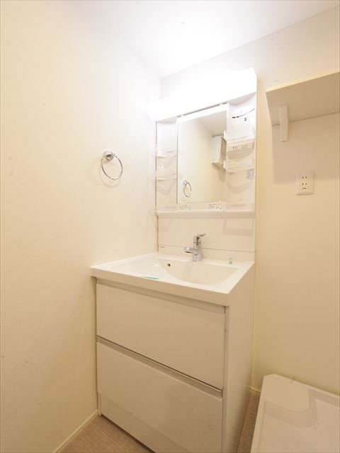 洗面設備　脱衣所　独立洗面台（シャンプードレッサー付）