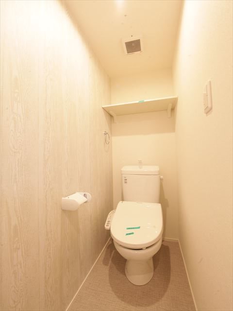 トイレ　温水洗浄暖房便座付トイレ