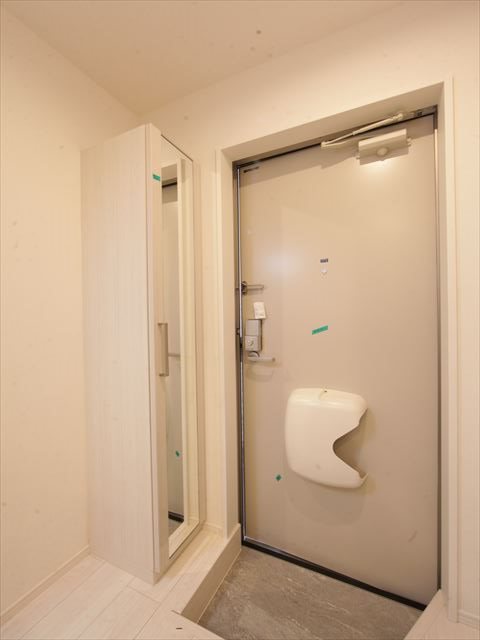 玄関　玄関　シューズボックス付（収納充実してます）