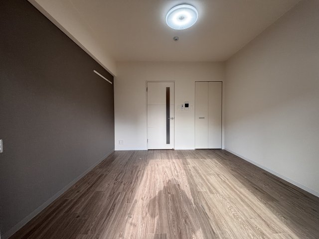 居室・リビング　日当たりが良く広々使えるので快適にお過ごし頂けます。