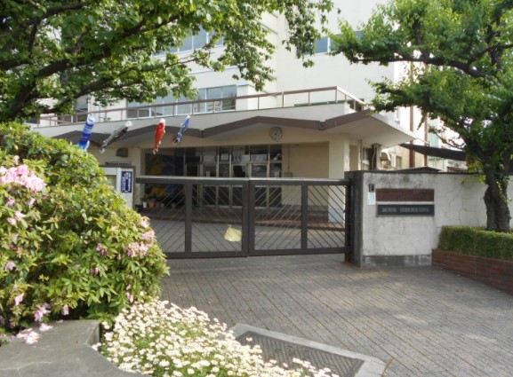 中学校　目黒区立第七中学校（中学校）まで103m