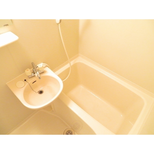 バス・シャワールーム　写真は別部屋です