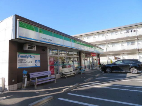 コンビニ　ファミリーマート さいたま別所五丁目店（コンビニ）まで70m