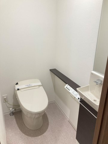 トイレ　※別号室参考写真