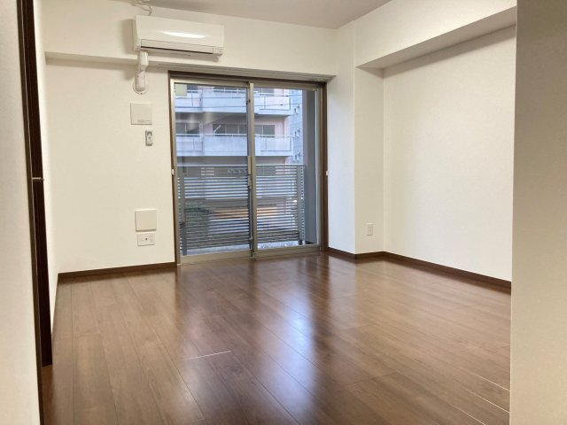 居室・リビング　※別号室参考写真