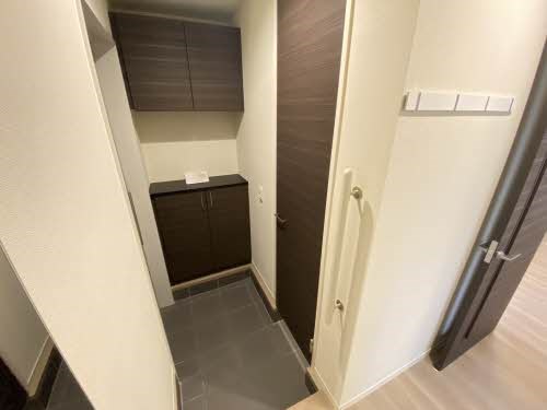 玄関　シューズボックスのほかにも収納スペースがあります！