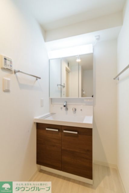 洗面設備　※写真は同タイプ住戸です。