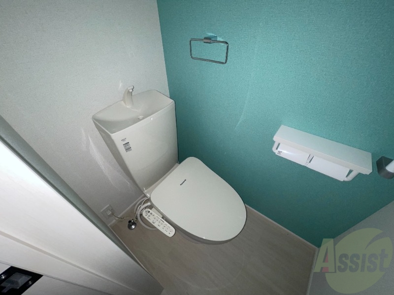 トイレ　トイレのお写真です。ウォシュレットが設置されています。