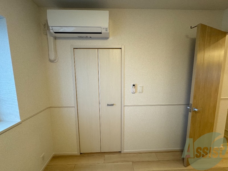 収納　６．３帖のお部屋にあるウォークインクローゼットの写真です。