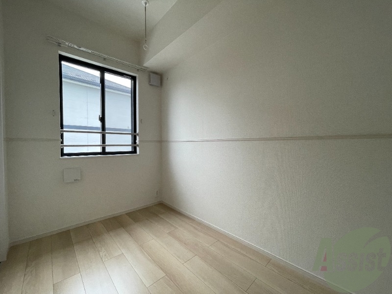 バルコニー　サンルームの写真です。洗濯物を干すのにいかがでしょうか？