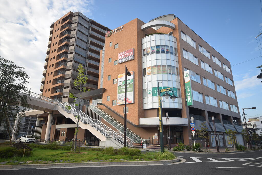 銀行　りそな銀行柏原支店（銀行）まで609m