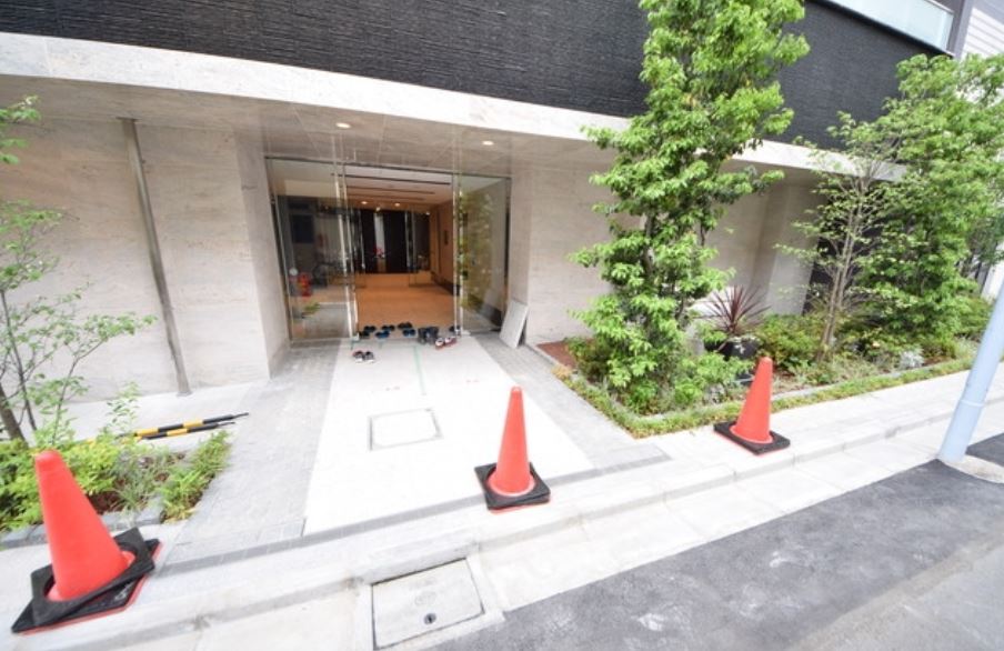 エントランス　★洗練されたデザインのエントランス★