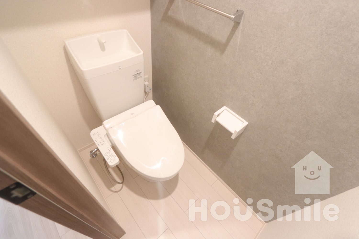 トイレ　※現在建築中、写真は同タイプを使用