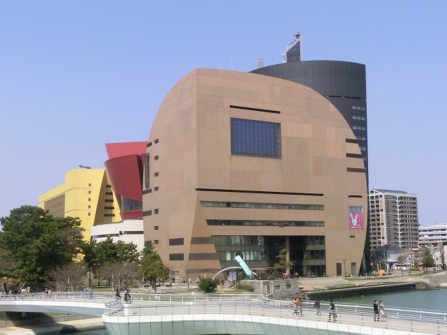 ショッピングセンター　リバーウォーク北九州（ショッピングセンター）まで524m