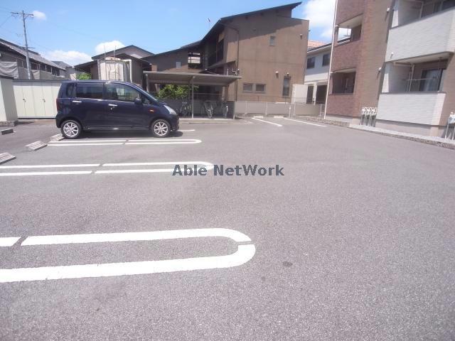 駐車場　駐車場