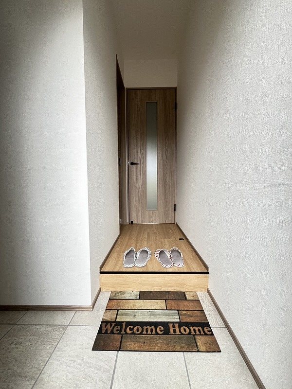 玄関　101号室写真