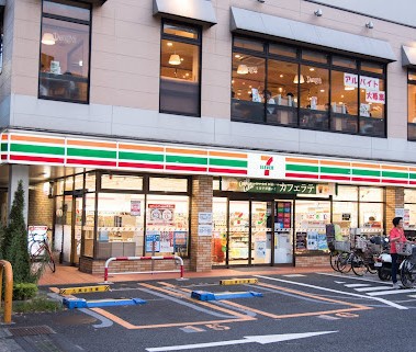 コンビニ　セブン－イレブン大田区大森中１丁目店（コンビニ）まで217m