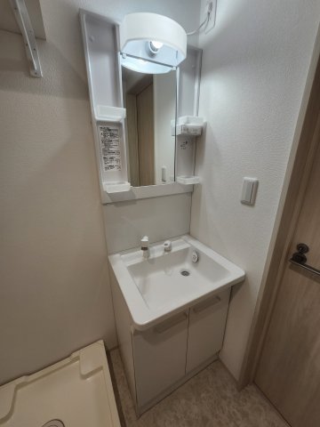 洗面設備　使いやすい独立洗面台です