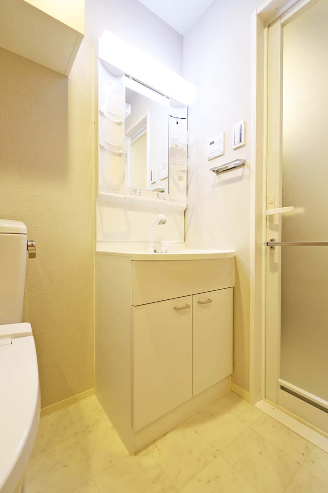 洗面設備　きれいな内装です