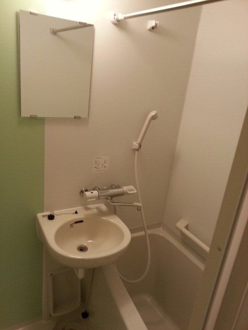 バス・シャワールーム　浴室乾燥機付き♪