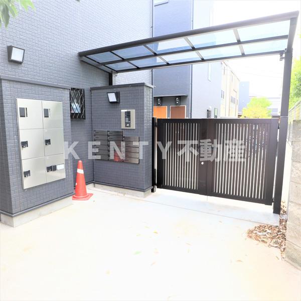 エントランス　落ち着いたエントランスです