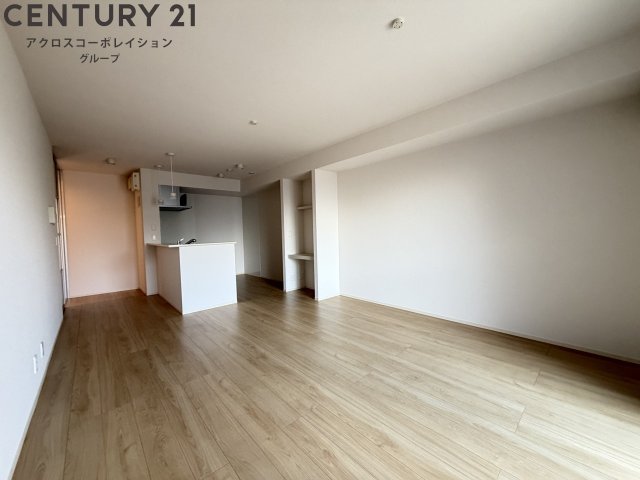 居室・リビング　南向き16.2帖の広いリビングです！