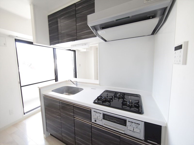 キッチン　システムキッチン（ガス3口コンログリル付）カウンターキッチン