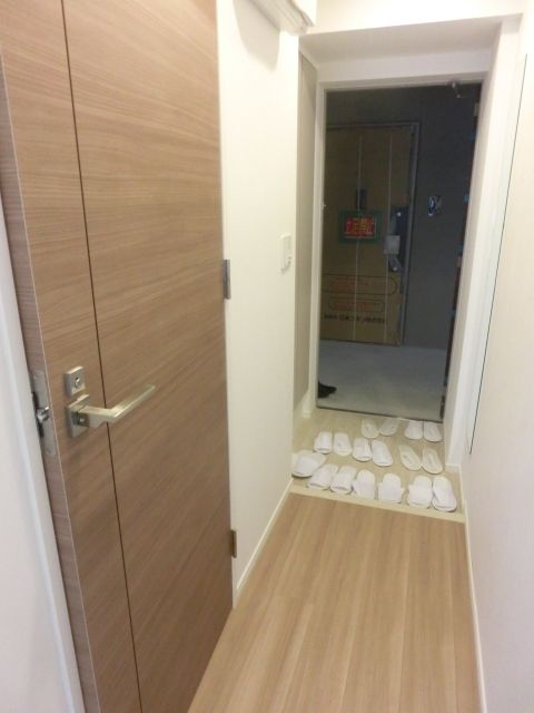 玄関　家具はイメージです