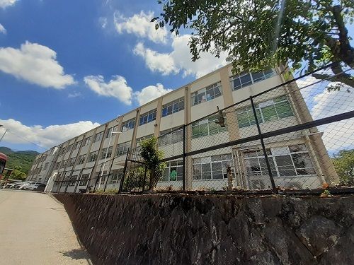 小学校　岩倉北小学校（小学校）まで400m