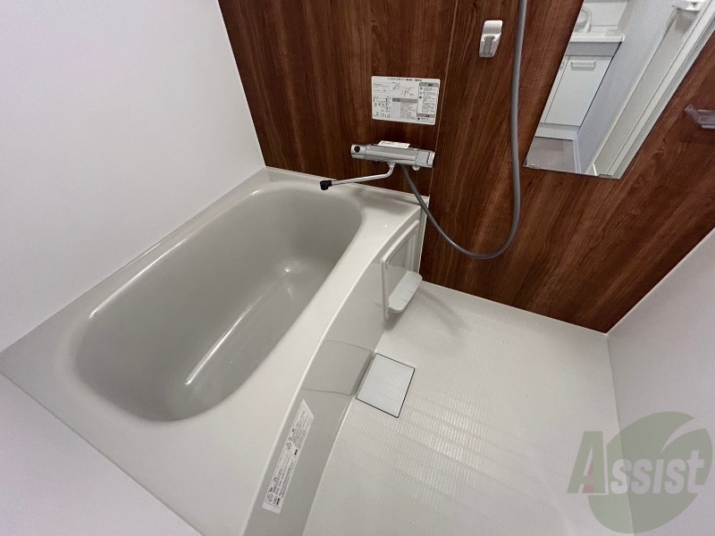 バス・シャワールーム　お風呂になります。一日の疲れを癒してくださいね。